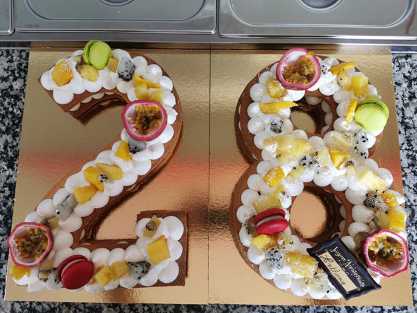 Angelique-patisserie-gateau-traditionnel-fete-anniversaire-mariage-entremets-cake-macaron-tarte-buches-avignon-gateau-numbers-cake-04